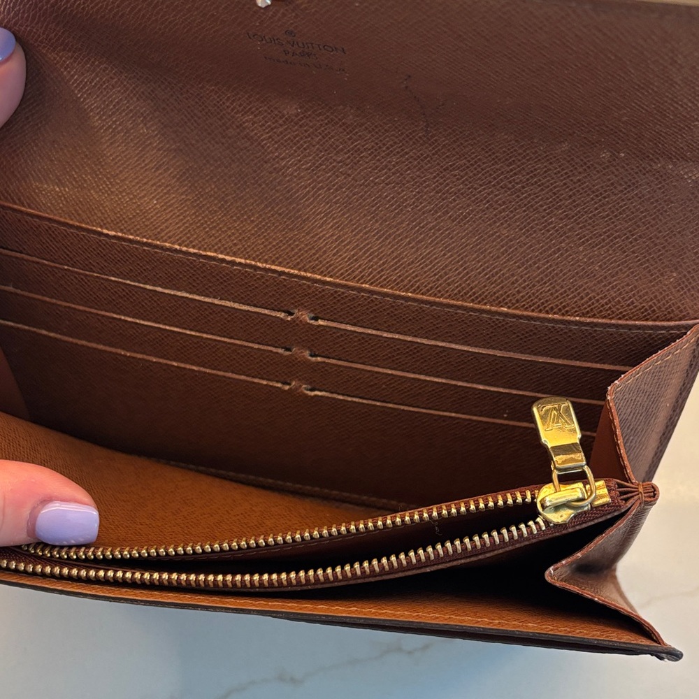 Authentic Louis Vuitton Classic Brown Monogram Wallet - Picture 6 of 8